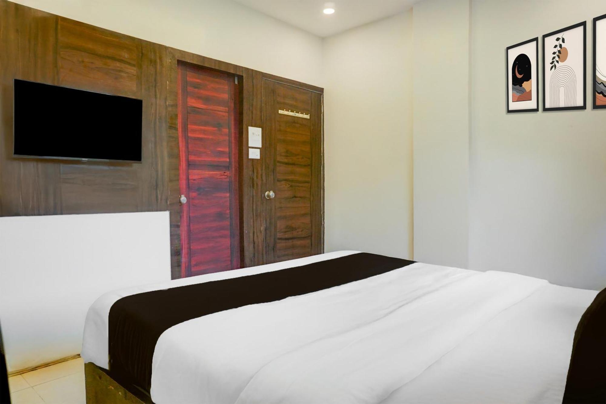 Super Hotel O Laxman Nagar Baner Púna Kültér fotó
